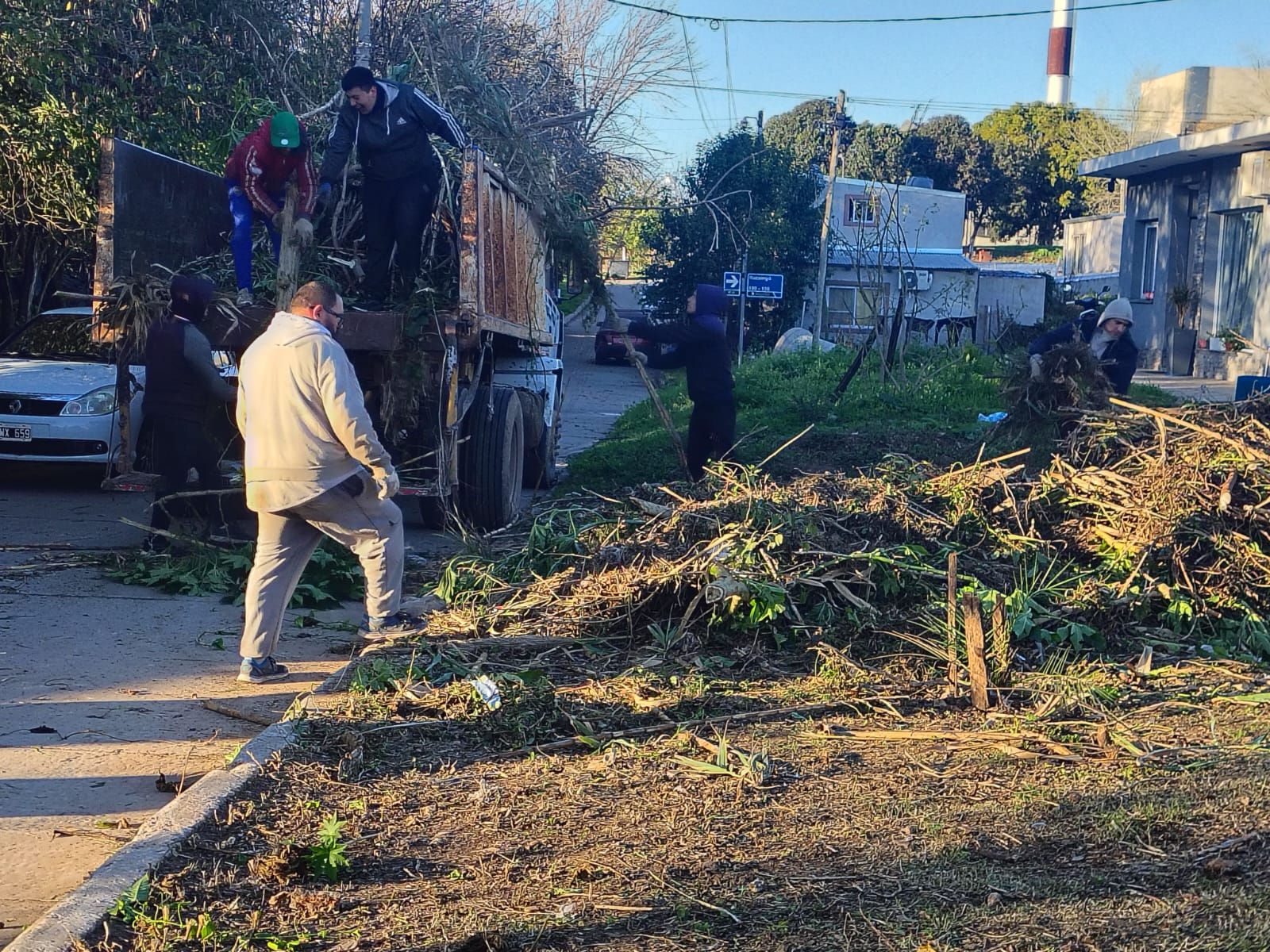 Concepción del Uruguay: avanza la limpieza preventiva en el desagüe del barrio Lanús