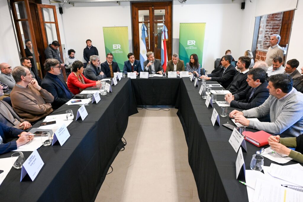 Frigerio anunció alivio fiscal, subsidios en energía y créditos para impulsar el turismo en Entre Ríos