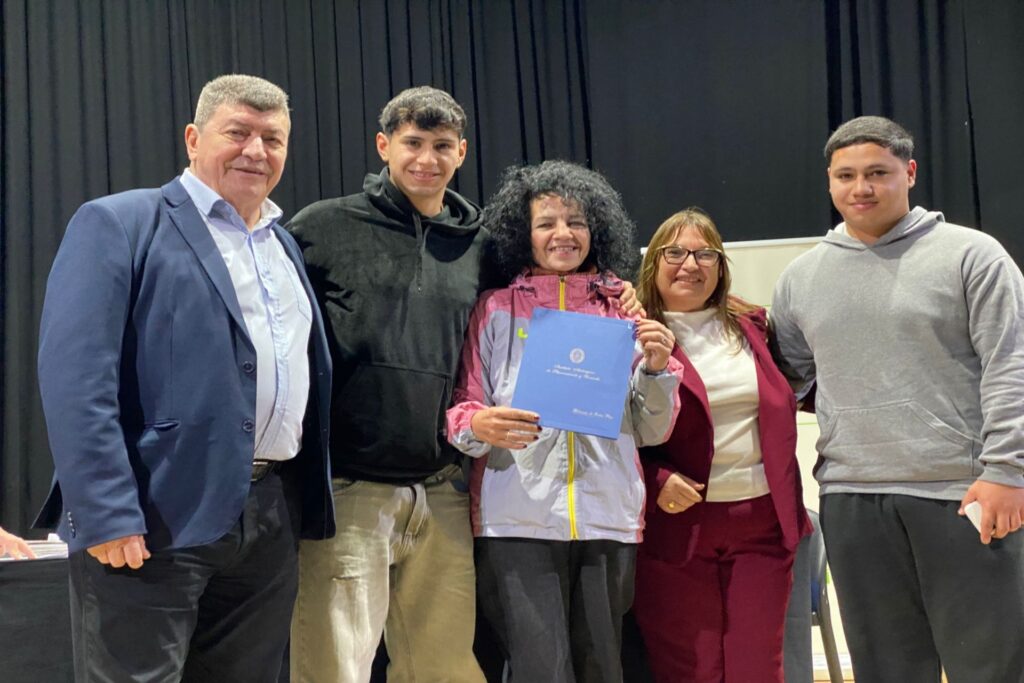 Unas 90 familias de Concepción del Uruguay firmaron y recibieron las escrituras de sus viviendas