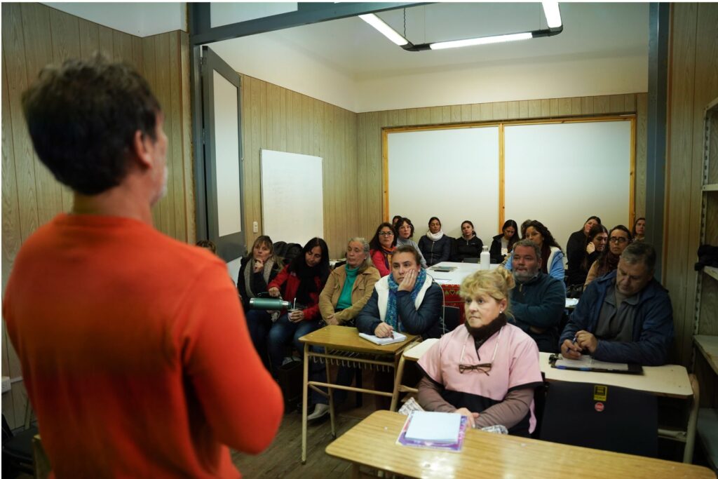 Paraná: comenzó una capacitación para asistentes de personas con discapacidad