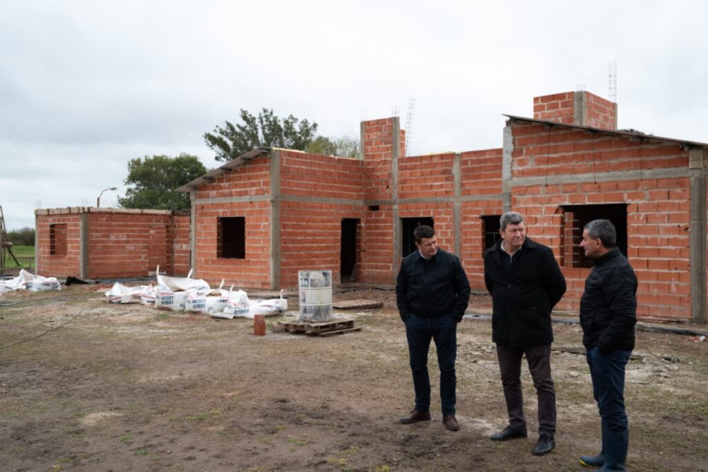 Supervisaron el avance de la obra de 10 viviendas en Gobernador Mansilla