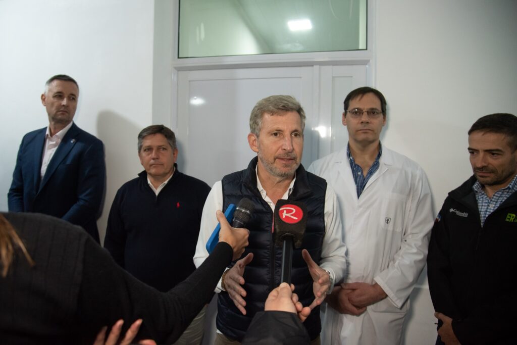 Frigerio encabezó obras y entregó ambulancias en hospitales de Basavilbaso y Rosario del Tala