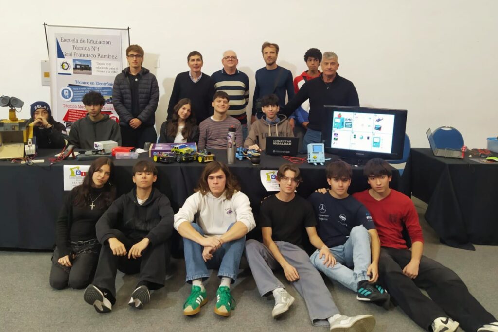 Alumnos de Paraná diseñaron un sistema de telemetría para el desafío Eco YPF 2026