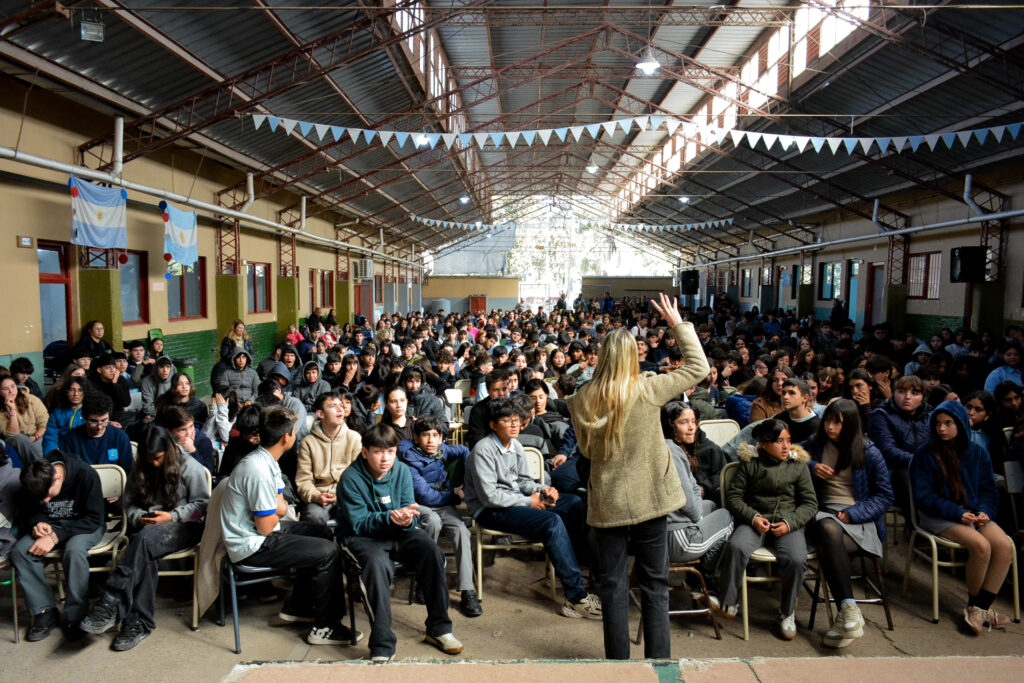 Escuelas secundarias de Entre Ríos reciben capacitaciones para prevenir la violencia de género