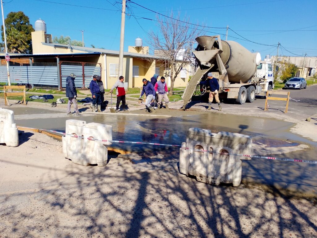Concepción del Uruguay: Avanza el plan de bacheo en el barrio Villa Las Lomas Sur