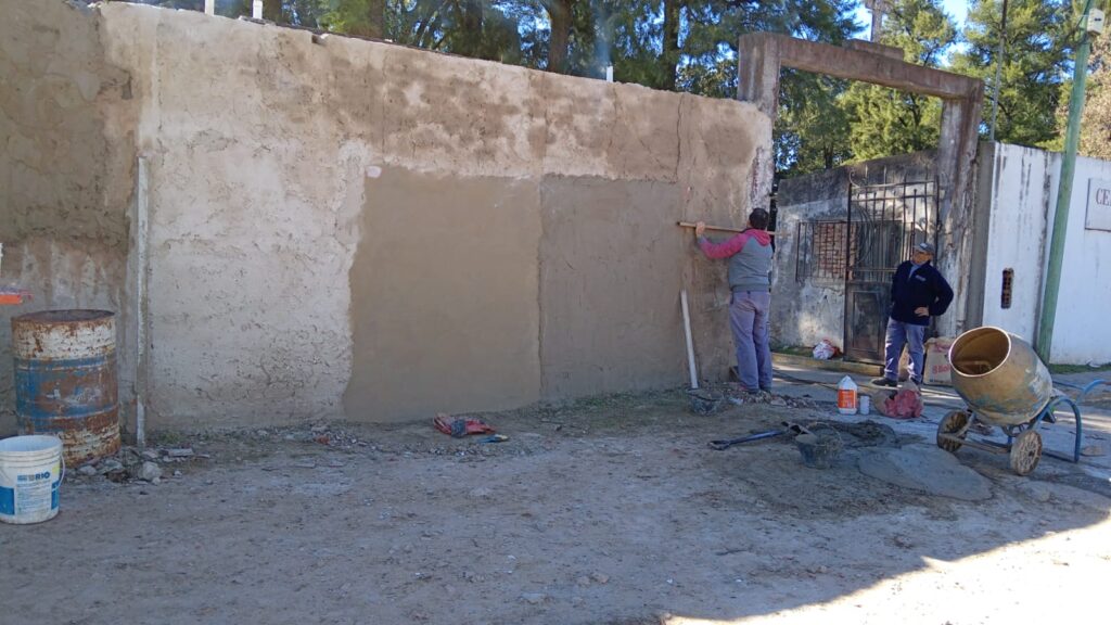 Finalizaron los trabajos en el muro perimetral del Cementerio Municipal sobre bulevar Sansoni