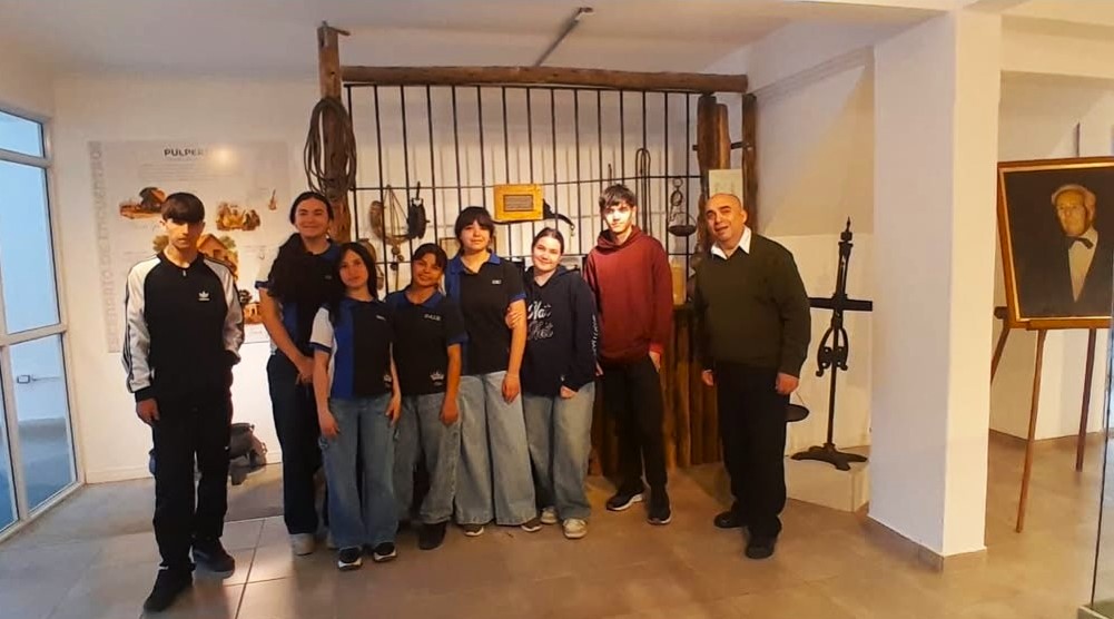Estudiantes de distintos niveles educativos recorren el Museo Municipal "Andrés García"