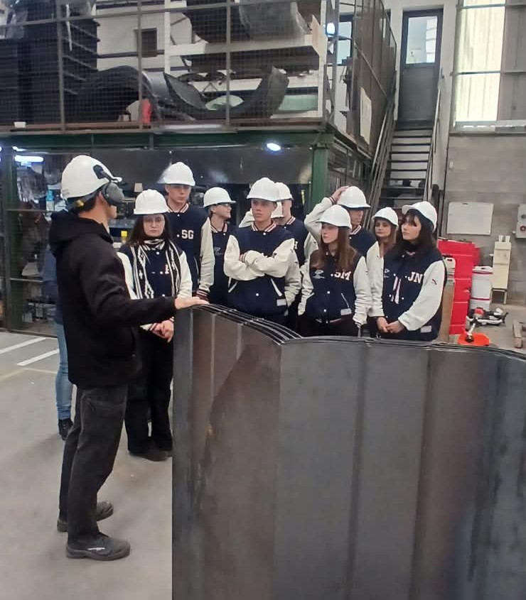 Alumnos de Caseros conocieron el Parque Industrial uruguayense