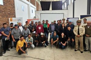 Pescadores artesanales de Colón recibieron capacitación y carnets habilitantes