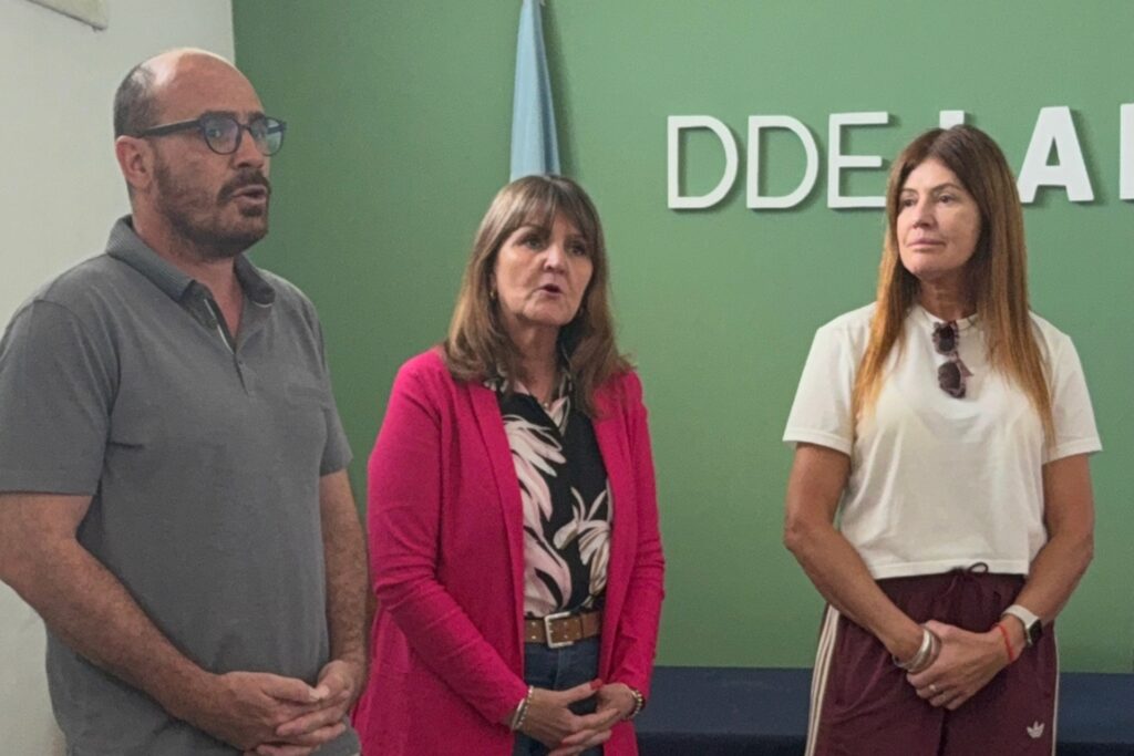 Escuelas del departamento La Paz recibieron nuevos kits deportivos de la provincia